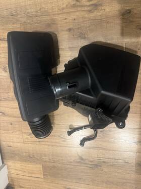 86529265 Gm Truck 2023 Gmc Yukon 6.2 V8 Air Cleaner Intake Box Assembly With Tube