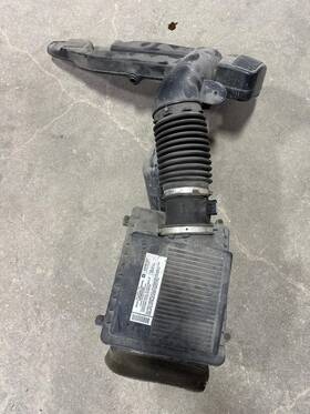 15908907 Gm Trucks 2007-2008 Gmc Sierra Air Cleaner Intake Box With High Capacity Opt K47 Oem