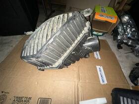 23100540 Gmc Acadia 2.5l Engine Air Cleaner Filter Box And Flow Sensor Oem 2017-2021