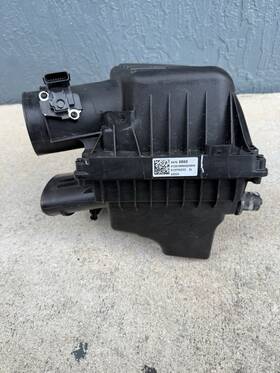 84760860 Gmc 2018-2024 Terrain Equinox Engine Air Cleaner Intake Filter Housing Box Oem