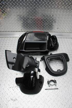 7811238 Harley-davidson 17 Street Glide Liquid Cooled Cvo Flhxse Rh Leg Fairing Has Rash