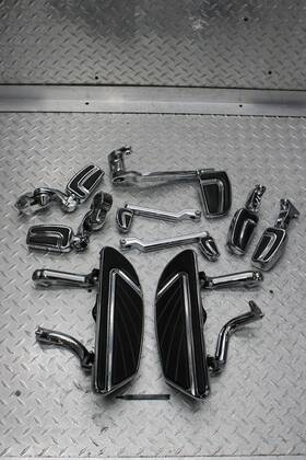 7811261 Harley-davidson 2017 Street Glide Cvo Liquid Cooled Flhxse Front/rear Foot Pegs 7811261 Harley-davidson 2017 Street Glide Cvo Liquid Cooled Flhxse Front/rear Foot Pegs