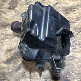 16500-jk21b Infiniti 2008-2013 G37 Oem Front Right Rh Air Intake Filter Cleaner Box