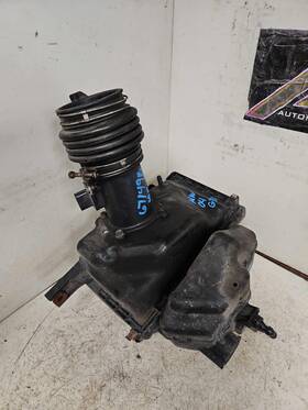 16500am600 Infiniti 03-07 G35 Air Cleaner Filter Box/housing Oem