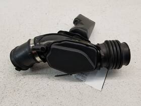 16576al50a Infiniti 338.in1m04 03-07 G35 Coupe Air Duct Tube To Throttle Oem