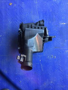 3n134 Infiniti 07-2008 G35x Awd Passenger Side Air Intake Cleaner Filter Box Oem