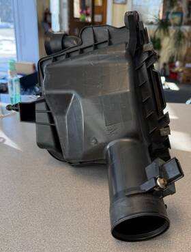 Afh70m-38 Infiniti 8705 08-10 G35 Front Left Air Intake Cleaner Box Filter Assy With Sensor Oem