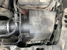T2h9727 Jaguar 18 19 20 F-pace Air Cleaner Box