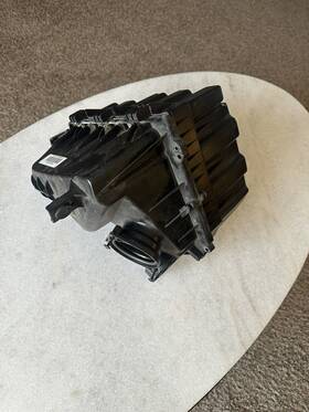 T2r13477 Jaguar 2015-2021 F-type 3.0l Right Side Air Intake Cleaner Filter Box Oem 4602