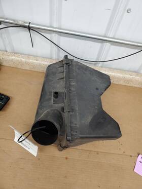 319-00505 Jeep Air Cleaner Fits 96 Cherokee