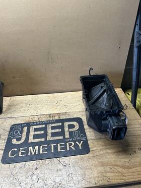 53005986 Jeep 87-90 Cherokee Xj Comanche Mj Intake Air Filter Box Bottom Lower Half 4.0l