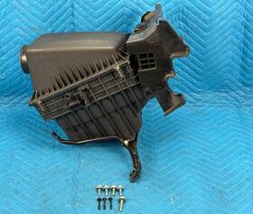 68257026af Jeep Gladiator Sport 3.6l Air Cleaner Box Assembly 28k 2020-2024 Oem