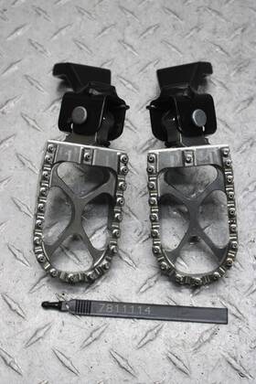 7811114 Kawasaki 2013 Klr650 Tusk Off-road Front Foot Peg Set