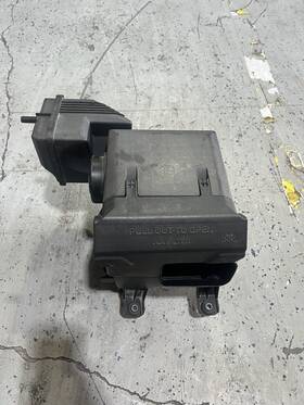 28113-c2330 Kia 16-20 Hyundai Sonata Optima Airintake Cleaner Resonator Housing