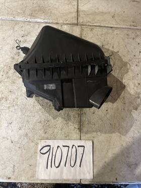 22020-20060 Lexus 2000-2001 Es300 Air Cleaner Intake Filter Housing Box Assembly Oem