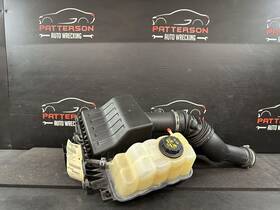 Fl1z9661a Lincoln 15-17 Navigator Air Intak Cleaner Filter Box With Tubes And Meter 3.5