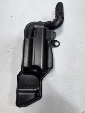 Pah9-13195 Mazda 2019-2024 3 Awd 2.5l Engine Motor Air Intake Cleaner Tube Resonator Oem