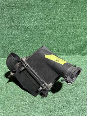 1110940202 Mercedes-benz W202 2.3 Gasoline Air Filter Box