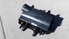 Mercedes-benz 70548448 2016-2023 Metris W447 2.0l Air Intake Filter Lower Part Housing Oem