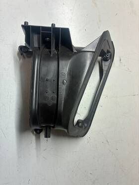 Mercedes-benz 9400818 Cabin Ventilation Air Duct Housing Mount 03-09 W209 Clk350 Clk500