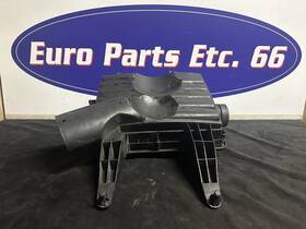 A0000905001 Mercedes Benz 2010-2018 Sprinter 2500 Engine Filter Air Cleaner Box Oem