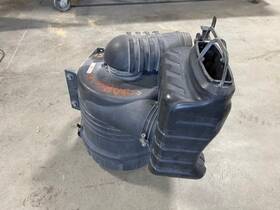 Me017233 Mitsubishi Fe 180 Used Air Cleaner 06 Fuso Diesel 4m50 Shipped 29396