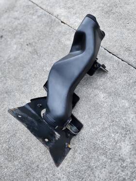 Mb925161 Mitsubishi 1996-1999 Eclipse Spyder Gs 2.4l Oem Air Cleaner Duct With Brackets Used
