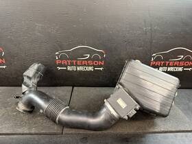 Mr597284 Mitsubishi 00-05 Eclipse 2.4 Air Intake Cleaner Filter Box With Tubes And Meter