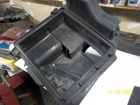 04861356ab Mopar 2001-2007 Town And Country Caravan 3.3 3.8 Air Filter Housing Box
