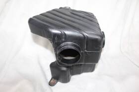 040996-1 Nissan 90-97 D21 Hardbody Air Intake Resonator Baffle Box 2.4 4 Cylinder Clean