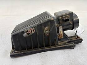 1650031u05 Nissan 1995 - 1996 Maxima 3.0l Air Cleaner Filter Upper Housing Box Oem