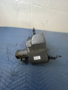 165004ba3b Nissan 2014 - 2020 Rogue 2.5l Air Intake Cleaner Filter Housing Box Case Oem 165004ba3b Nissan 2014 - 2020 Rogue 2.5l Air Intake Cleaner Filter Housing Box Case Oem
