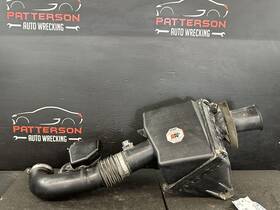 165007s010 Nissan 04-06 5.6 Titan Air Intake Cleaner Filter Box With Tubes