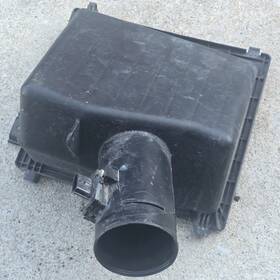 Nissan 165267s000 2006 Pathfinder Upper Air Filter Box Lid Cover W/ Mass Airflow 165267s00