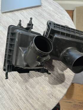 16528jf00b Nissan 2009-2023 R35 Gtr Factory With Hks Air Filter Installed Left And Right