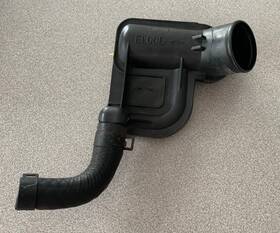 237101 Nissan 2011 Versa Air Intake Duct Resonator Connector Hose Tube Used Oem 237101 Nissan 2011 Versa Air Intake Duct Resonator Connector Hose Tube Used Oem