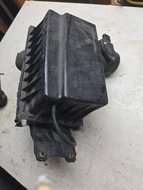 Acl-67158 Nissan 1996-2002 Pathfinder Air Cleaner Housing Box Oem 6 Cylinder B25