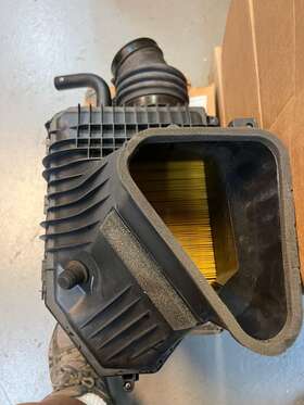 05038441af Oem 5038441af 2011-2022 Challenger Charger 300 Scat Pack Srt 6.4l Air Cleaner Intake Box