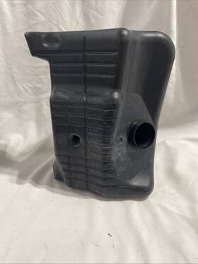 Pontiac 15287108 2006-2010 Solstice 2.4l Air Cleaner Resonator Oem