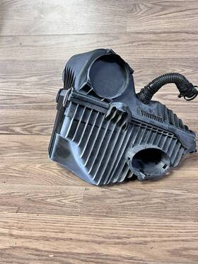 95811002200 Porsche 2011-2017 Cayenne 958 Air Intake Cleaner Filter Box