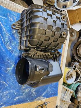 68321026aa Ram Cummins 2019-2024 2500 3500 6.7l Stock Air Intake Box