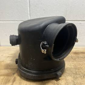 13717501052 Range Rover 2003-2005 Engine Air Cleaner Filter Box Housing Oem 13717501052 Range Rover 2003-2005 Engine Air Cleaner Filter Box Housing Oem