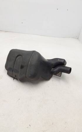 21006912 Saturn 1998 S Series Air Intake Resonator Box Oem