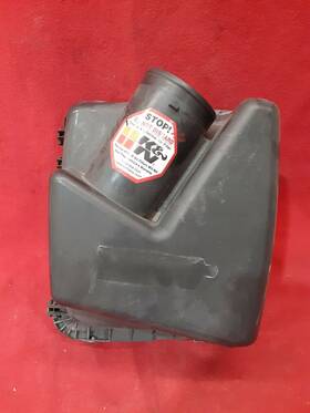 22633496 Saturn 2002 2003 Vue 2.2 4cyl Air Cleaner Top Box / Lid -