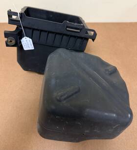 46043ag00a Subaru 46052ag05b 05 - 09 Legacy And Outback Air Filter Lower Housing
