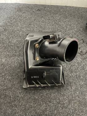 A52fe03 Subaru 2005 Impreza Sport 2.5l Filter Air Cleaner Box 7318a