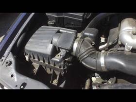 1370052d00 Suzuki Air Cleaner 2.7l Vin 9 6th Digit Fits 01-03 Vitara 25752295