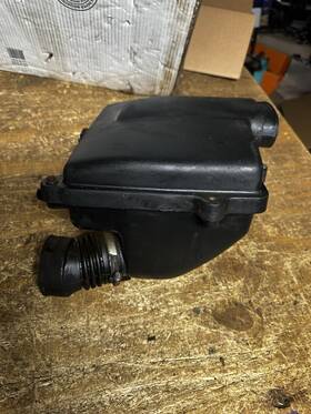 319-06186 Suzuki 89-95 Geo Tracker Sidekick 1.6 8 Valve Air Cleaner