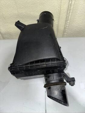 1708005030 Toyota 2014 - 2021 Tundra Air Cleaner Filter Housing Box Complete Oem