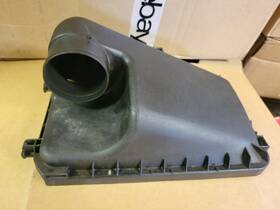 177000d010 Toyota 1999 Corolla 1.8l / At Air Box Filter Cleaner Lid Only